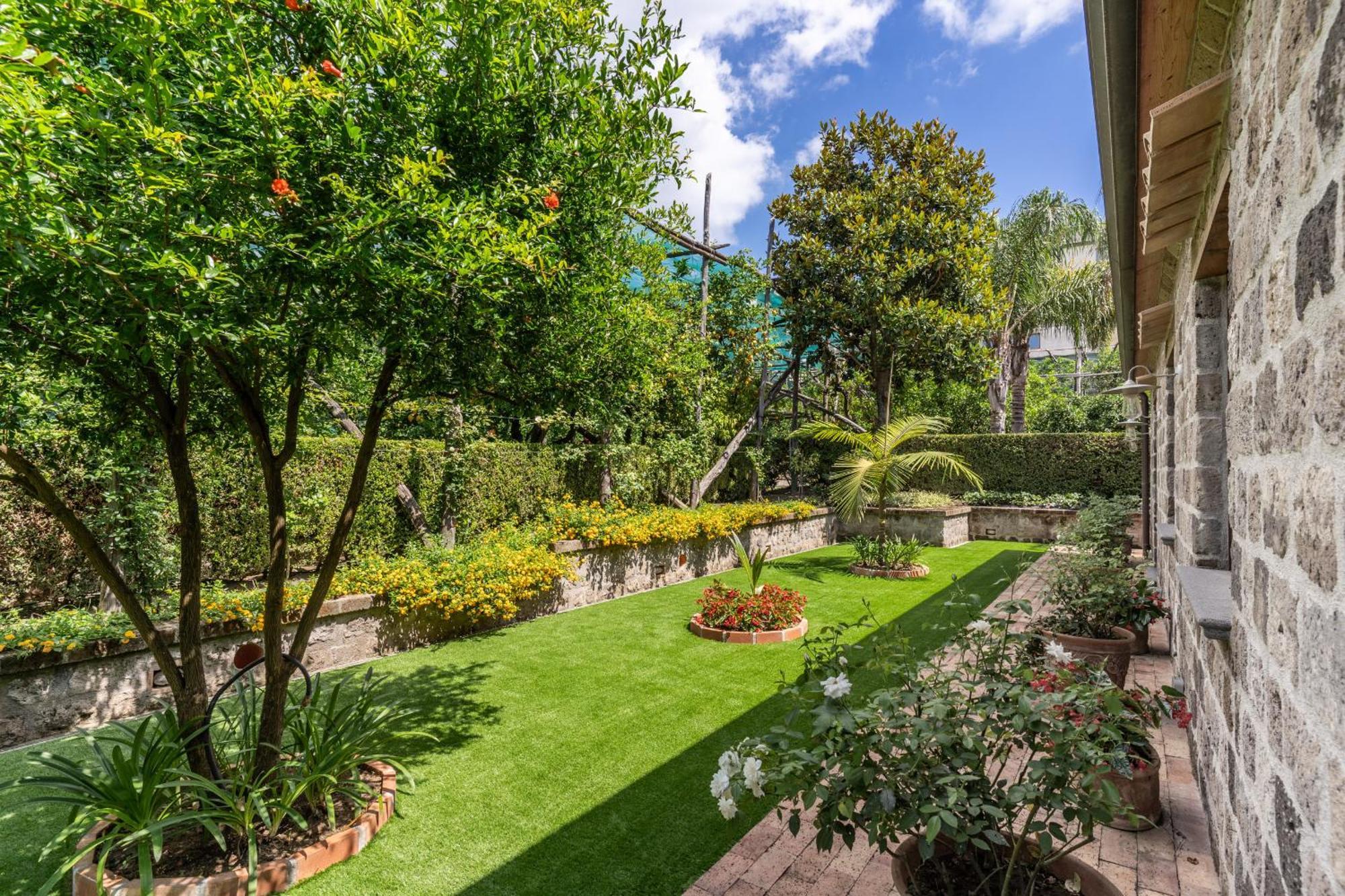 Romantic Garden Villa Sorrento