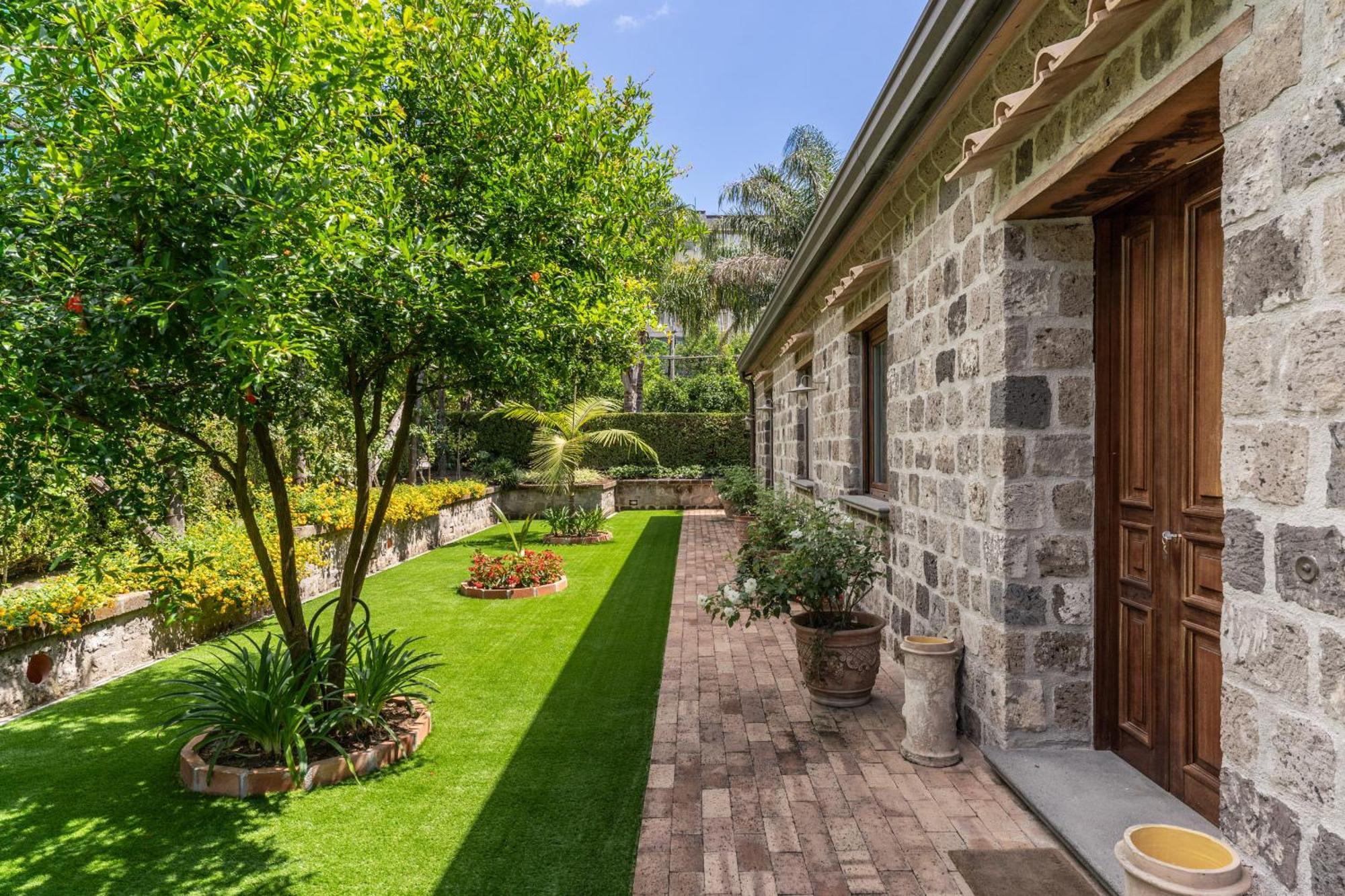 Romantic Garden